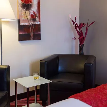 Og Actuel St Etienne Aeroport Hotel