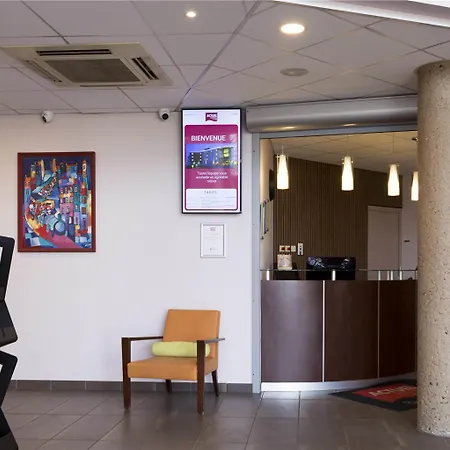 Og Actuel St Etienne Aeroport Hotell *